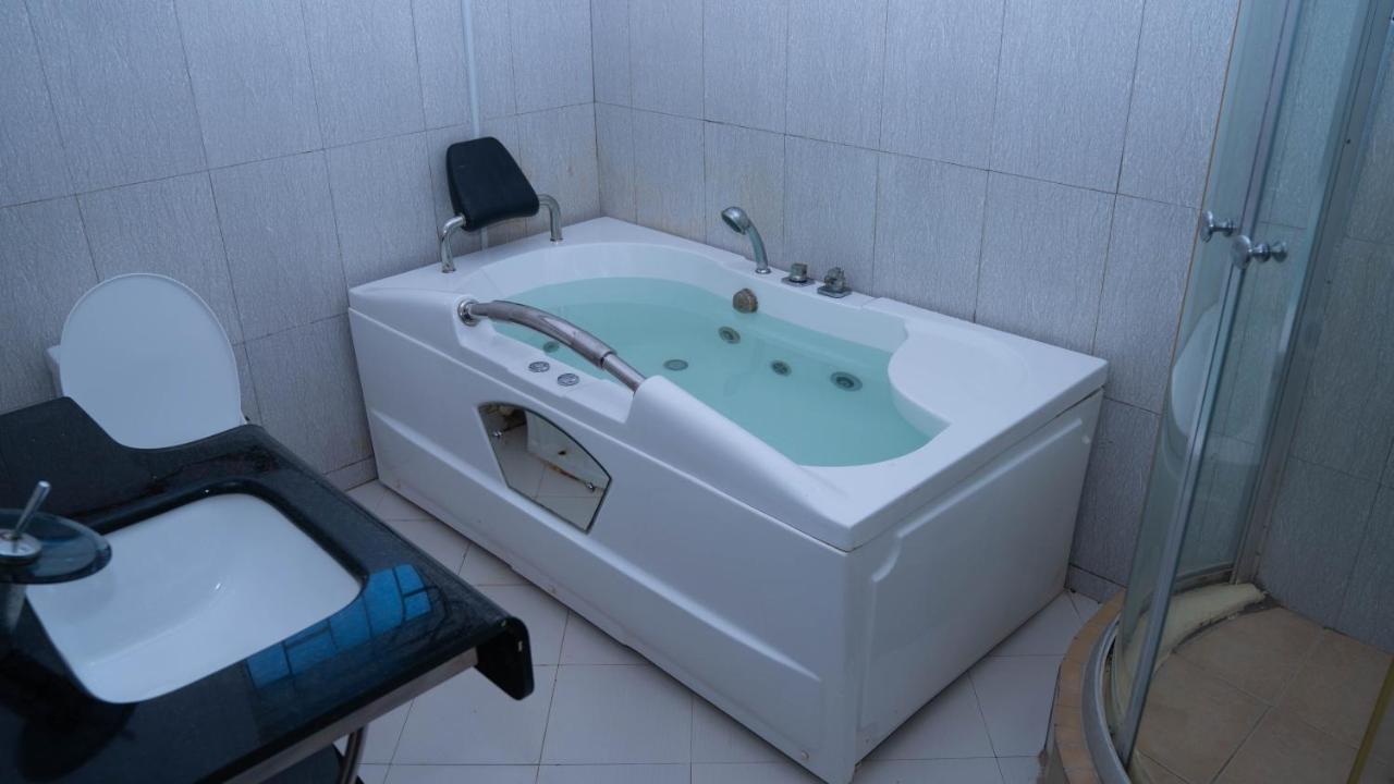 Luxury Beach Villa Inn Dar es Salaam Esterno foto